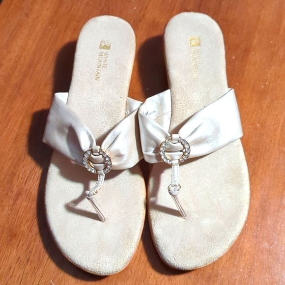 WHITE mountain 9M gold sparkle sandals thong beach wedding flip flops bridal - Picture 1 of 11